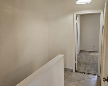 1600 N Saba Street - Photo Thumbnail 15