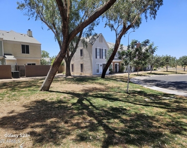 1600 N Saba Street - Photo Thumbnail 19