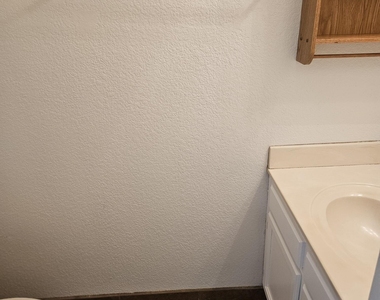 1600 N Saba Street - Photo Thumbnail 8