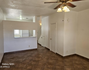 1600 N Saba Street - Photo Thumbnail 2