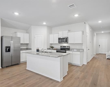 3924 Pinebluff Lane - Photo Thumbnail 11