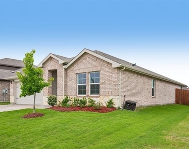 3924 Pinebluff Lane - Photo Thumbnail 2