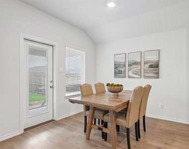 3924 Pinebluff Lane - Photo Thumbnail 6