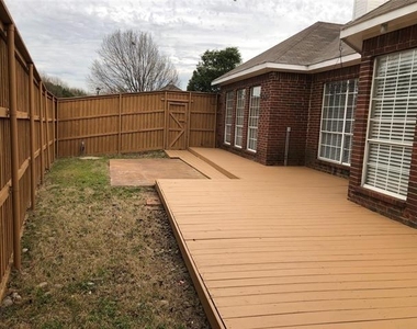 8301 Bells Street - Photo Thumbnail 23