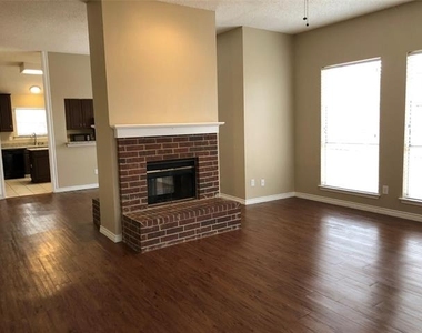 8301 Bells Street - Photo Thumbnail 4