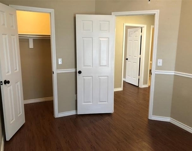 8301 Bells Street - Photo Thumbnail 17