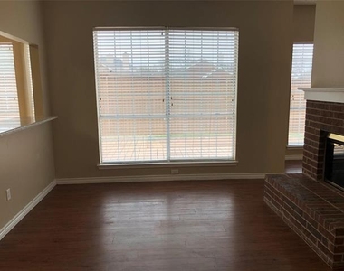 8301 Bells Street - Photo Thumbnail 7