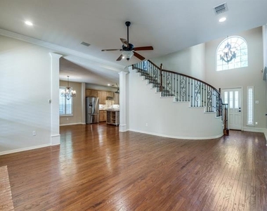 6428 Glenhollow Drive - Photo Thumbnail 12