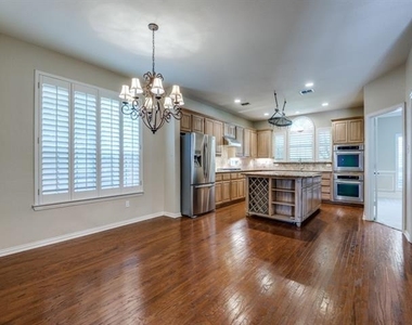 6428 Glenhollow Drive - Photo Thumbnail 13