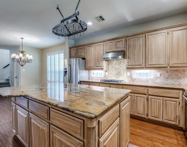 6428 Glenhollow Drive - Photo Thumbnail 16