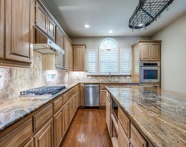 6428 Glenhollow Drive - Photo Thumbnail 15