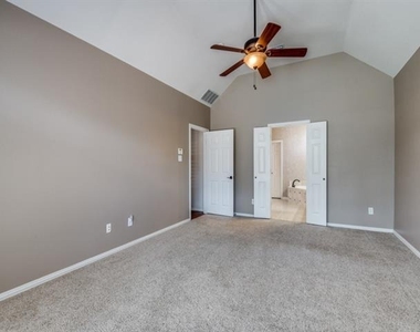 6428 Glenhollow Drive - Photo Thumbnail 17