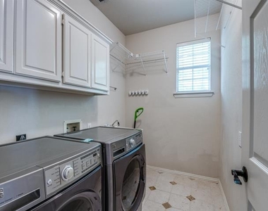 6428 Glenhollow Drive - Photo Thumbnail 22