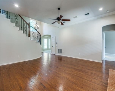 6428 Glenhollow Drive - Photo Thumbnail 11