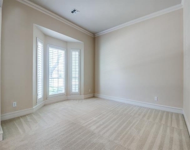 6428 Glenhollow Drive - Photo Thumbnail 6