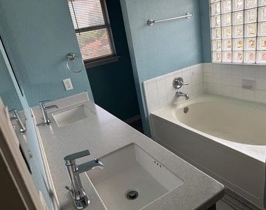 632 Mockingbird Lane - Photo Thumbnail 9