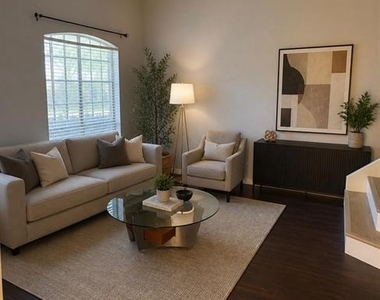 632 Mockingbird Lane - Photo Thumbnail 5