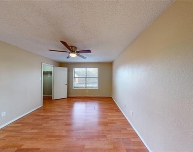 2117 W Walnut Street - Photo Thumbnail 7