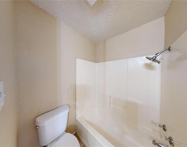 2117 W Walnut Street - Photo Thumbnail 13
