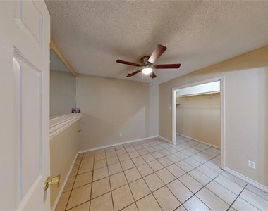 2117 W Walnut Street - Photo Thumbnail 2