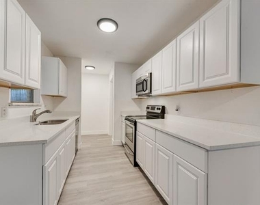 6048 Hillcrest Drive - Photo Thumbnail 15