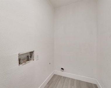 6048 Hillcrest Drive - Photo Thumbnail 20