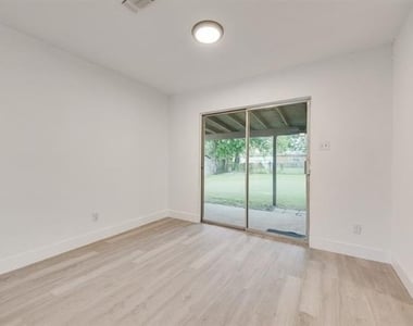 6048 Hillcrest Drive - Photo Thumbnail 13