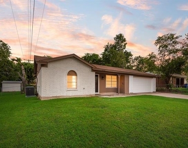 6048 Hillcrest Drive - Photo Thumbnail 2