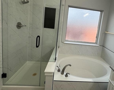 5616 Indian Hill Drive - Photo Thumbnail 2