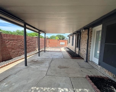 5616 Indian Hill Drive - Photo Thumbnail 10