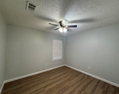 5616 Indian Hill Drive - Photo Thumbnail 17