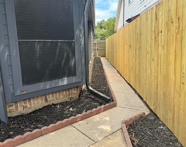 5616 Indian Hill Drive - Photo Thumbnail 12