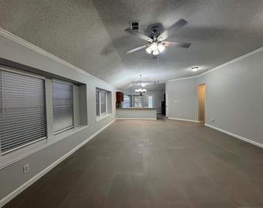 5616 Indian Hill Drive - Photo Thumbnail 20