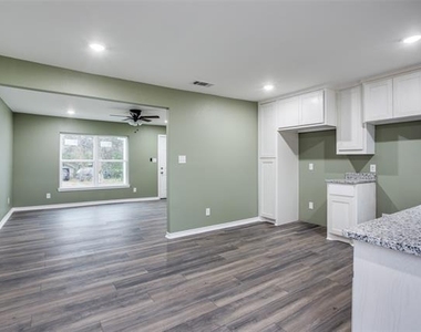 420 S Gribble Street - Photo Thumbnail 5