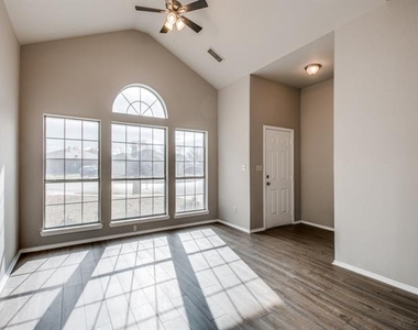 610 Lonestar Park Lane - Photo Thumbnail 2