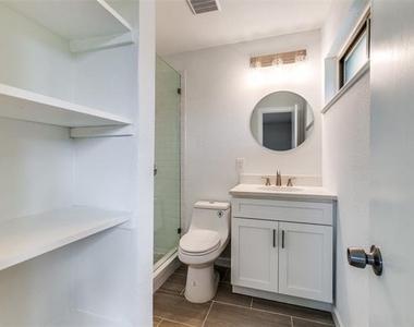 3517 Woodleigh Drive - Photo Thumbnail 16