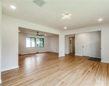 3517 Woodleigh Drive - Photo Thumbnail 4
