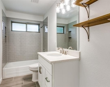 3517 Woodleigh Drive - Photo Thumbnail 20