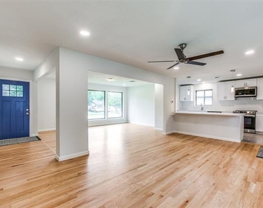3517 Woodleigh Drive - Photo Thumbnail 2