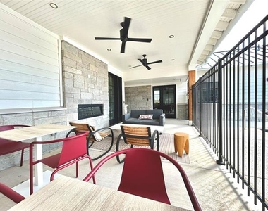 1830 Ne Green Oaks Boulevard - Photo Thumbnail 36