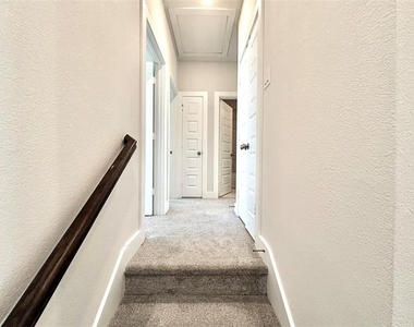 1830 Ne Green Oaks Boulevard - Photo Thumbnail 24