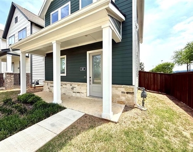 1830 Ne Green Oaks Boulevard - Photo Thumbnail 29