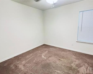 1308 Renoir Drive - Photo Thumbnail 15