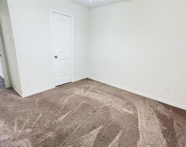 1308 Renoir Drive - Photo Thumbnail 14