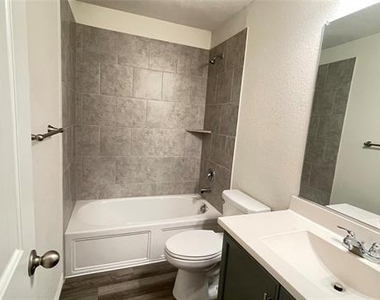 1308 Renoir Drive - Photo Thumbnail 5