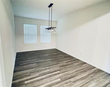1308 Renoir Drive - Photo Thumbnail 8
