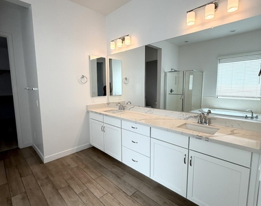 835 E Hopi Trail - Photo Thumbnail 15