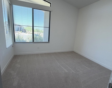 835 E Hopi Trail - Photo Thumbnail 6
