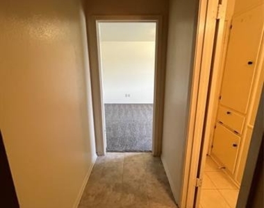 3104 Stanford Street - Photo Thumbnail 6