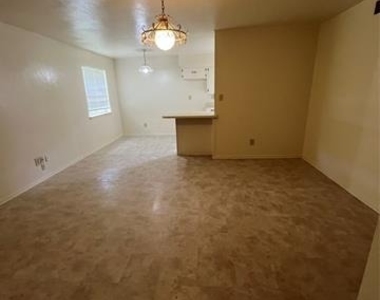 3104 Stanford Street - Photo Thumbnail 3